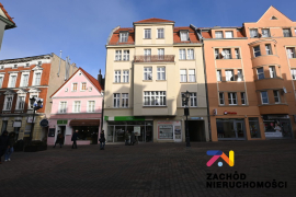 Całe piętro w kamienicy w centrum miasta